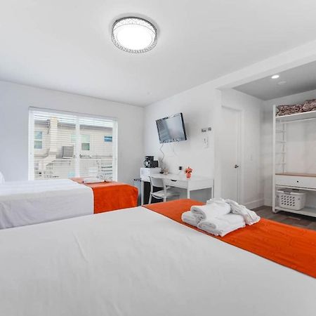 Cozy 1 Bedroom With Pool Steps From The Beach #47 Hollywood Eksteriør billede