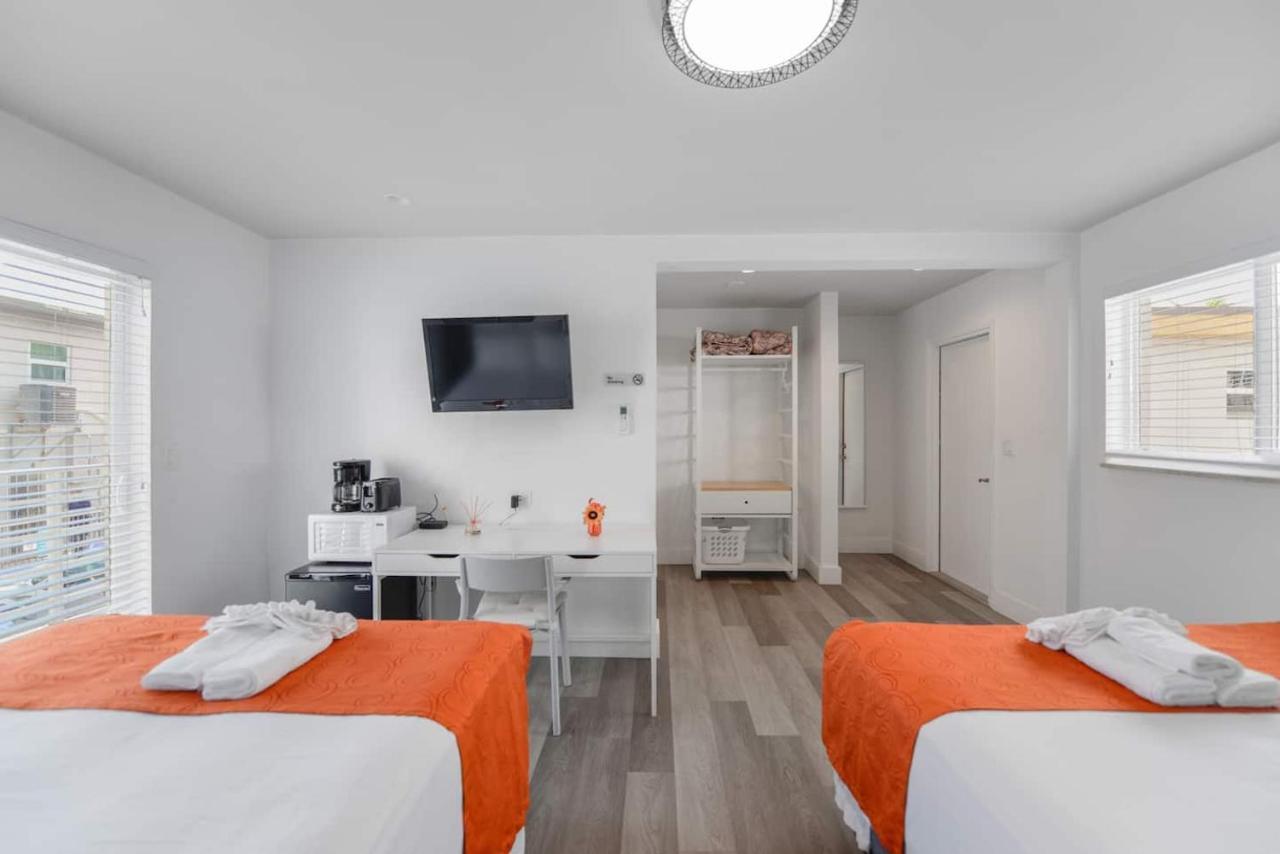 Cozy 1 Bedroom With Pool Steps From The Beach #47 Hollywood Eksteriør billede