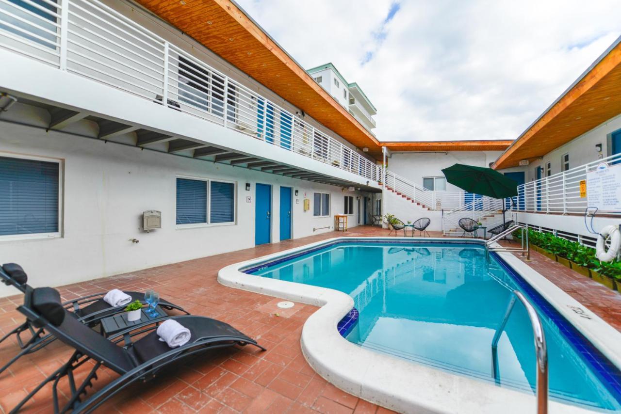 Cozy 1 Bedroom With Pool Steps From The Beach #47 Hollywood Eksteriør billede