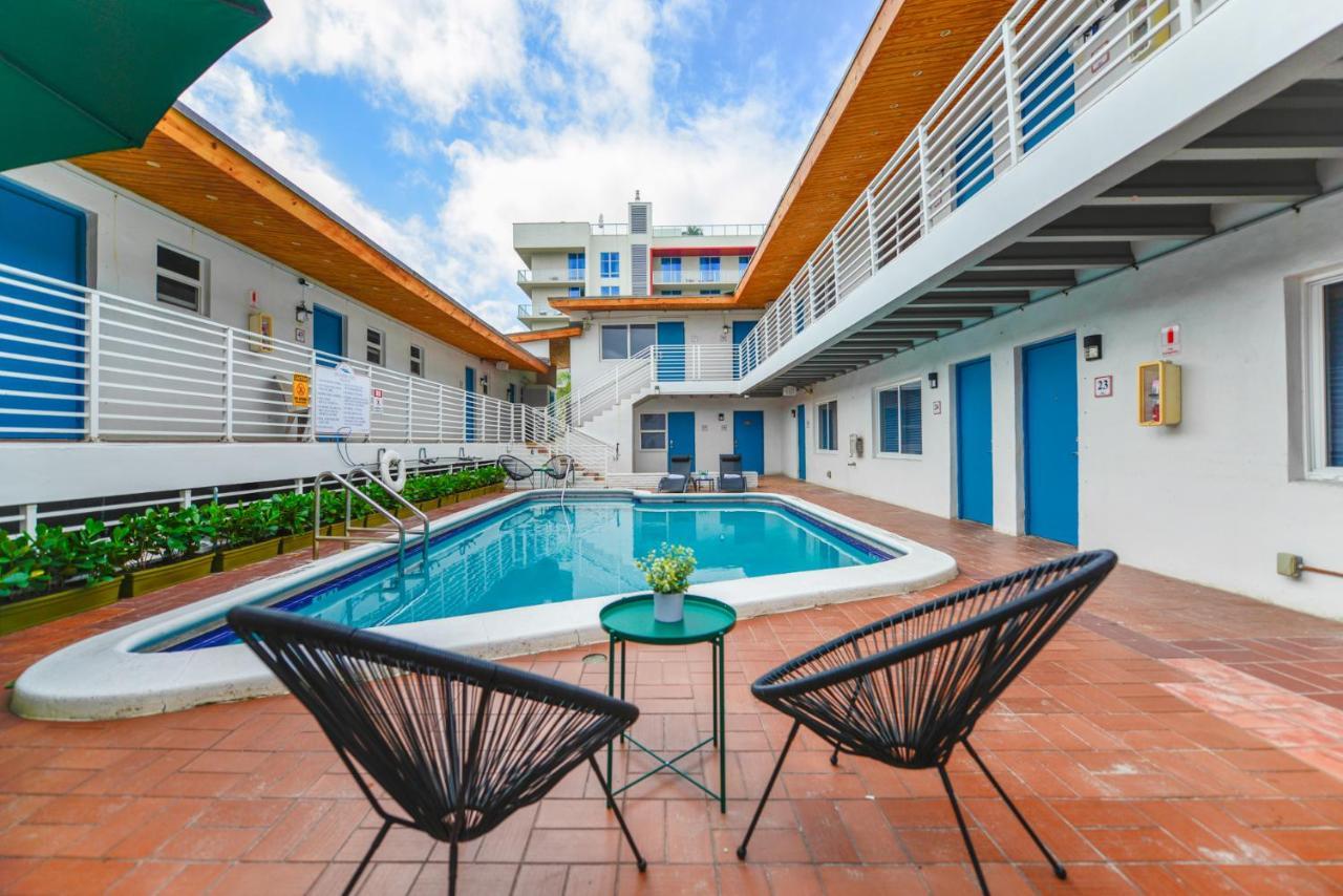 Cozy 1 Bedroom With Pool Steps From The Beach #47 Hollywood Eksteriør billede