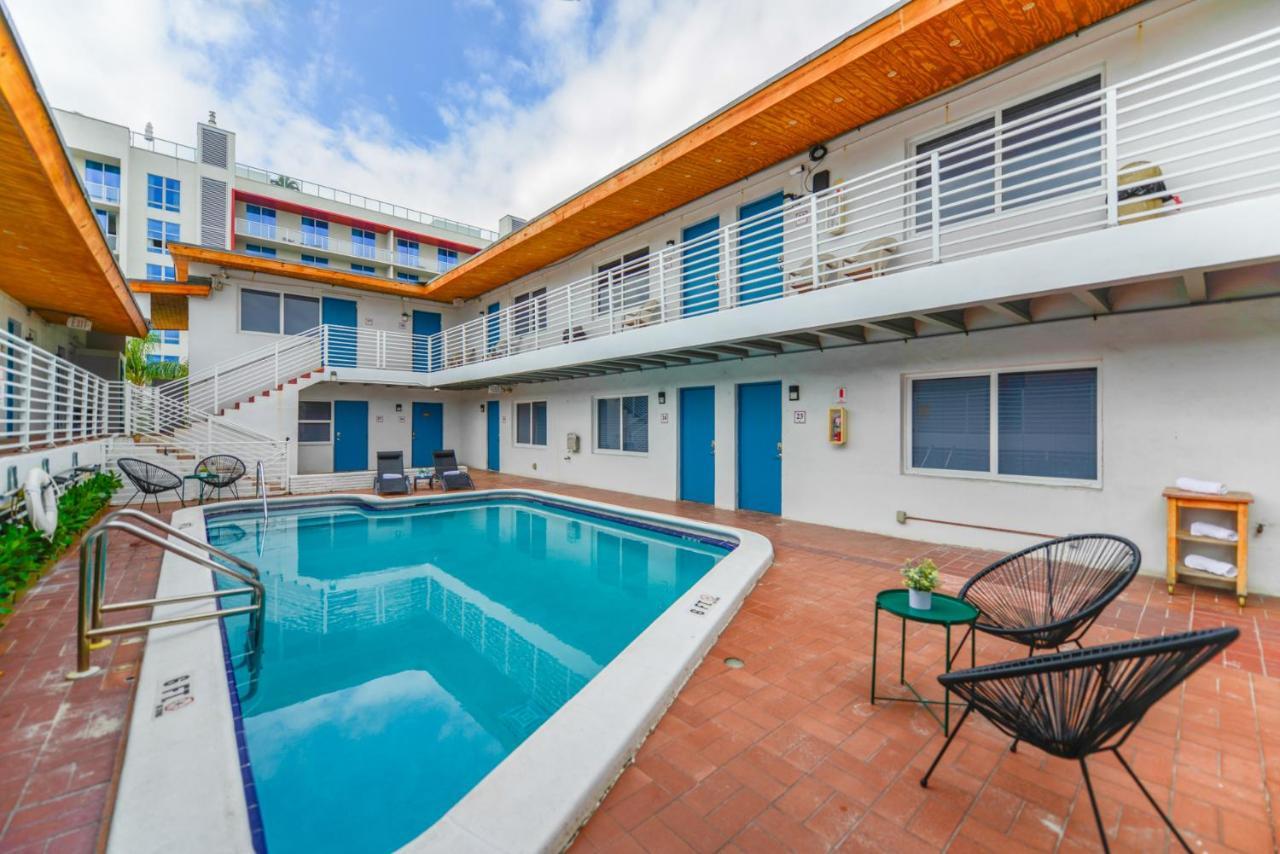 Cozy 1 Bedroom With Pool Steps From The Beach #47 Hollywood Eksteriør billede