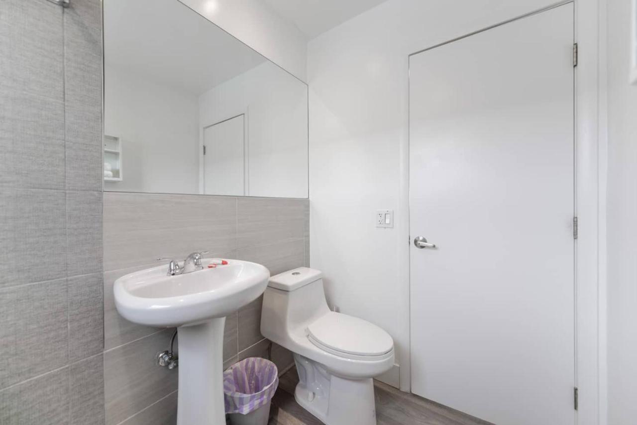 Cozy 1 Bedroom With Pool Steps From The Beach #47 Hollywood Eksteriør billede